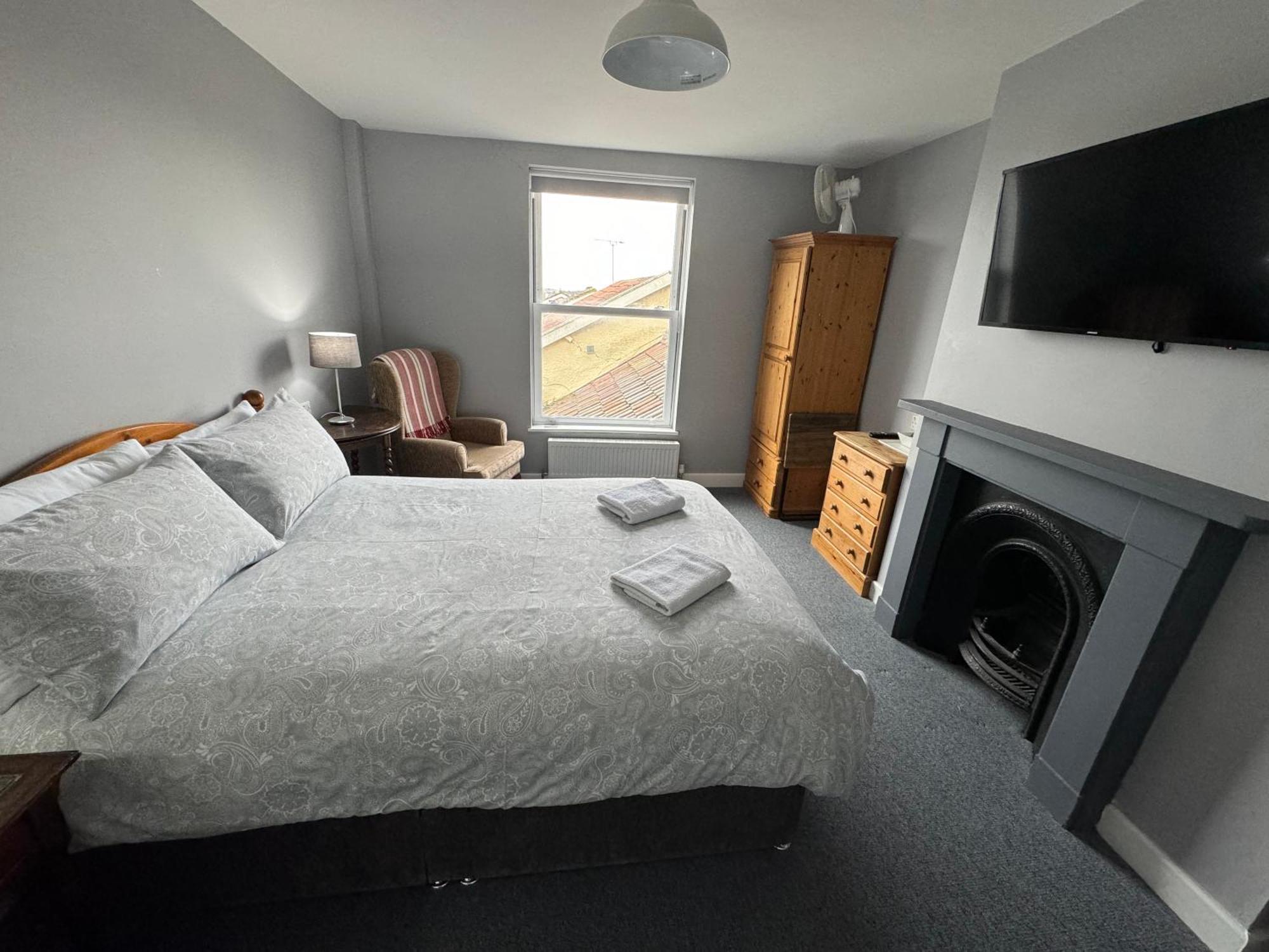 The Elms Guest House Bristol Filton Экстерьер фото