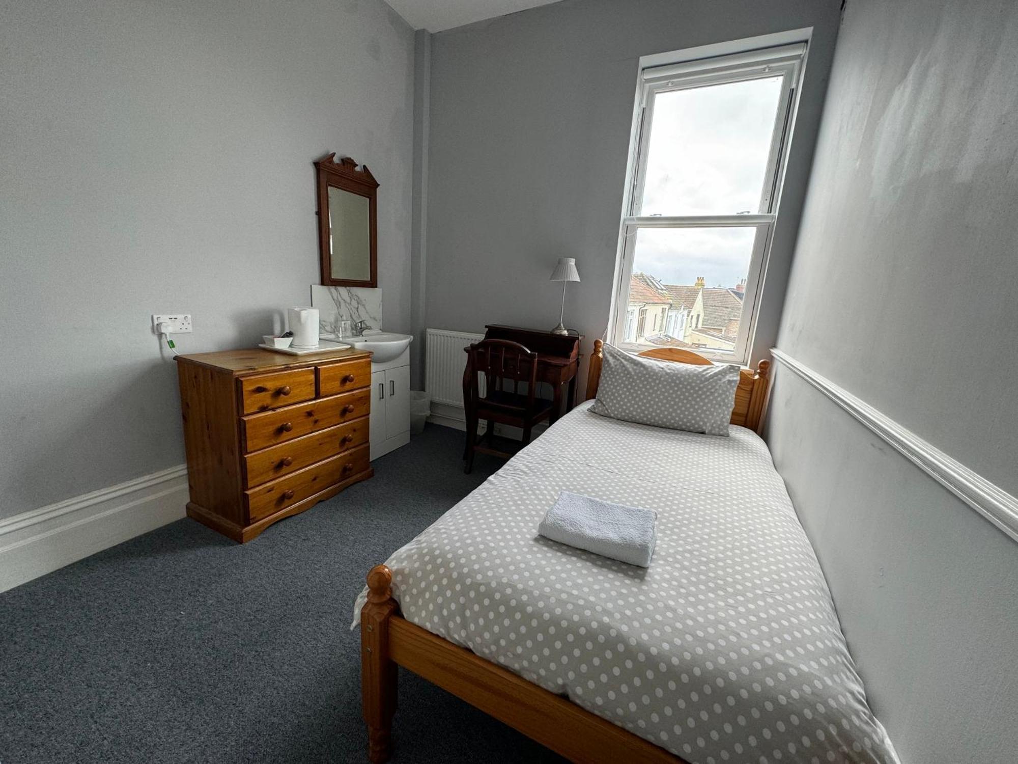 The Elms Guest House Bristol Filton Экстерьер фото