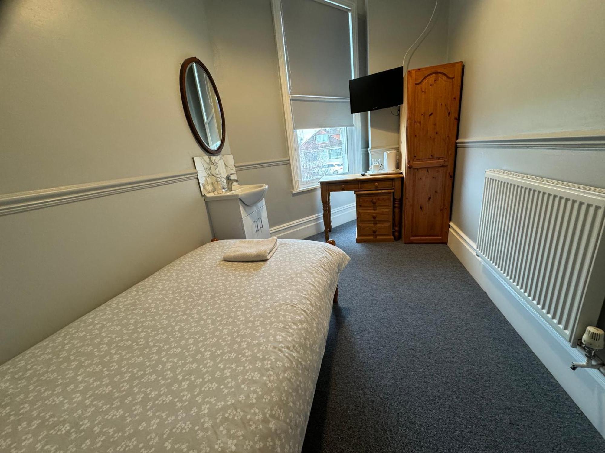 The Elms Guest House Bristol Filton Экстерьер фото