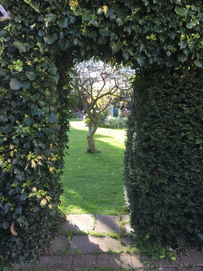 The Elms Guest House Bristol Filton Экстерьер фото